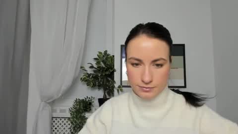 leilabloom online show from 02/13/25, 08:59