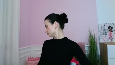leilabloom online show from 02/27/25, 09:54
