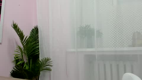 leilabloom online show from 02/27/25, 12:56