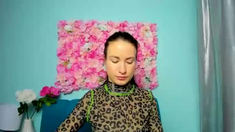 leilabloom online show from 03/09/25, 02:54