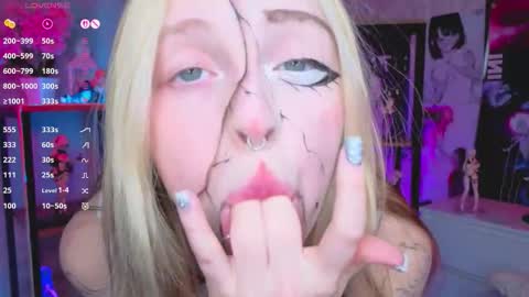 Leila online show from 10/29/25, 04:09