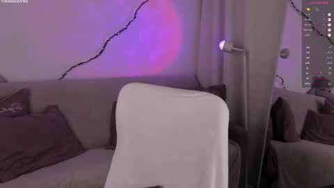 Snapshot of leilalafleur_ chatting on 03/19/26, 04:27 leilalafleur_ online show from 03/19/26, 04:27