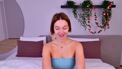 LeilaLawson online show from 02/12/25, 07:44