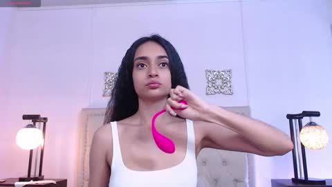 leilani_x online show from 10/23/25, 11:42