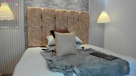 Snapshot of leilapons chatting on 11/21/25, 05:44 leilapons online show from 11/21/25, 05:44