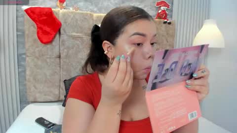 Snapshot of leilapons chatting on 11/30/25, 05:39 leilapons online show from 11/30/25, 05:39