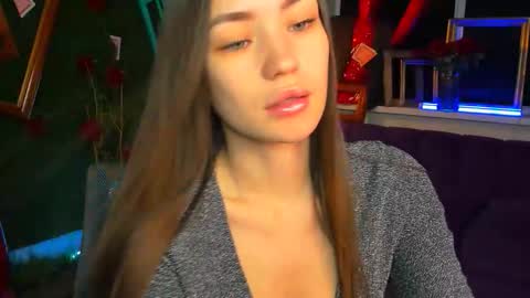 Leila Rai online show from 11/28/25, 09:34