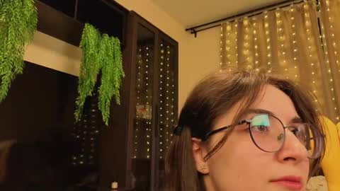 Snapshot of lekishaoderkirk chatting on 10/01/25, 04:13 Luna online show from 10/01/25, 04:13