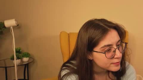 Snapshot of lekishaoderkirk chatting on 10/14/25, 01:23 Luna online show from 10/14/25, 01:23