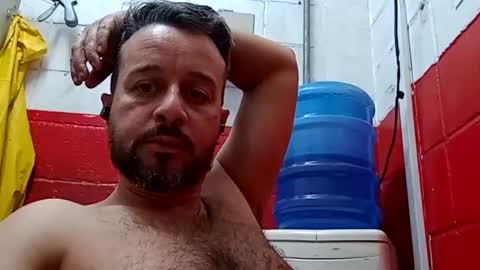 Snapshot of lelefiel chatting on 01/13/25, 05:44 Pequeno Urso online show from 01/13/25, 05:44