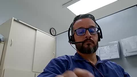 Snapshot of lelefiel chatting on 01/27/25, 12:22 Pequeno Urso online show from 01/27/25, 12:22