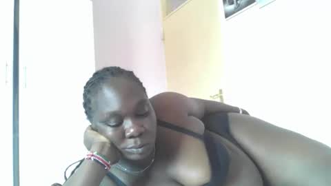 Snapshot of lemon_girl90 chatting on 10/31/25, 10:16 lemon_girl90 online show from 10/31/25, 10:16