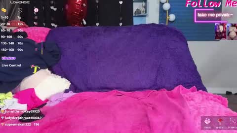 Junie 3 online show from 02/14/25, 10:28