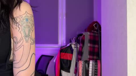 2 shy lemons 1 peach online show from 09/19/25, 07:36