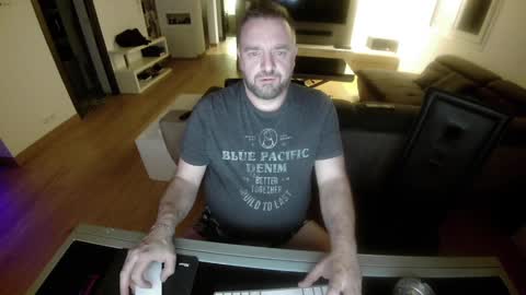 Snapshot of lemouth006 chatting on 01/27/25, 01:26 Ange online show from 01/27/25, 01:26