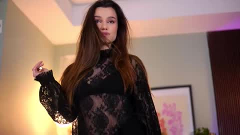 Snapshot of lena_laurent chatting on 03/17/26, 10:07 Lena Laurent online show from 03/17/26, 10:07