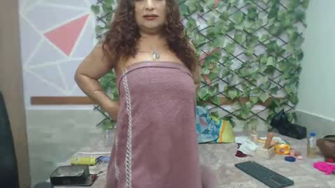 lena_lawson online show from 02/08/25, 09:13