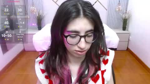 Snapshot of lena_roses chatting on 09/26/25, 08:35 Lena online show from 09/26/25, 08:35