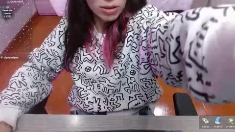 Snapshot of lena_roses chatting on 09/27/25, 08:47 Lena online show from 09/27/25, 08:47