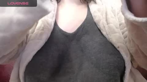 lenagolden online show from 01/31/25, 10:42