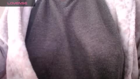 lenagolden online show from 10/15/25, 09:42