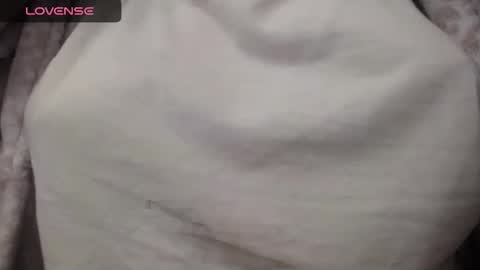 lenagolden online show from 11/28/25, 01:47