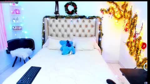 Snapshot of lenastylesoa chatting on 12/21/25, 12:34 Lena online show from 12/21/25, 12:34