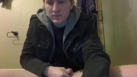 Snapshot of lenewton2004 chatting on 01/22/25, 10:37 lenewton2004 online show from 01/22/25, 10:37