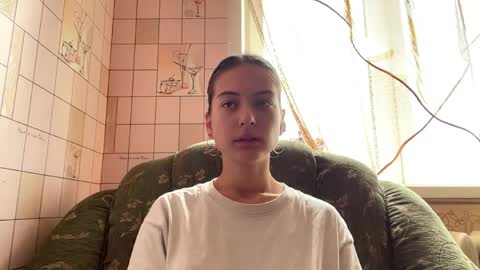 Hellomy name is Natalyits my first day here nice to meet you Give me 50 thumbs ups online show from 05/31/26, 07:15