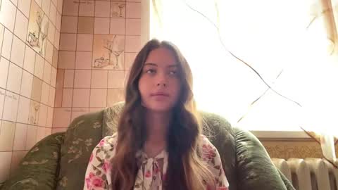Hellomy name is Natalyits my first day here nice to meet you Give me 50 thumbs ups online show from 06/01/26, 07:32