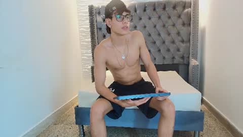 Snapshot of lenny_knox2 chatting on 06/12/26, 12:15 LENNY online show from 06/12/26, 12:15
