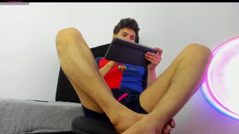 Snapshot of leo183877 chatting on 03/05/26, 01:40 leo183877 online show from 03/05/26, 01:40