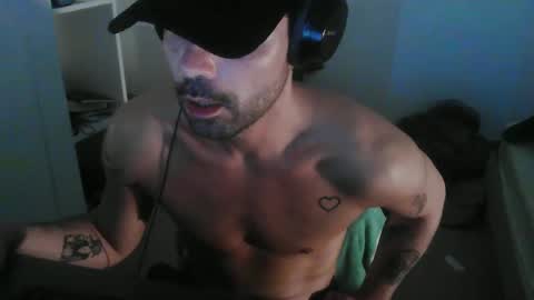 Snapshot of leo1991lol chatting on 01/10/25, 09:44 leo1991lol online show from 01/10/25, 09:44