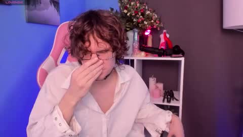 Snapshot of leo_bensyten chatting on 10/12/25, 02:05 Leo online show from 10/12/25, 02:05