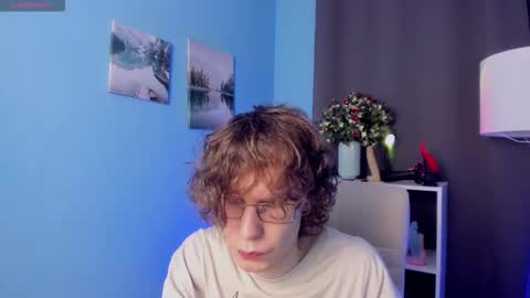 Snapshot of leo_bensyten chatting on 11/09/25, 02:59 Leo online show from 11/09/25, 02:59