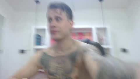 Snapshot of leo_cumming01 chatting on 02/08/25, 05:18 Yesid online show from 02/08/25, 05:18