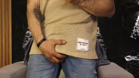 Snapshot of leo_diaz01 chatting on 01/11/26, 02:16 Leo Diaz online show from 01/11/26, 02:16