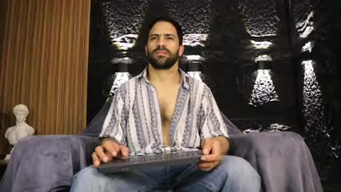 Snapshot of leo_diaz01 chatting on 05/25/26, 12:27 Leo Diaz online show from 05/25/26, 12:27