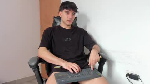 Leo Jones online show from 10/27/25, 03:27