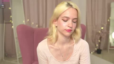 Snapshot of leo_lulu chatting on 10/07/25, 03:31 Ashly online show from 10/07/25, 03:31