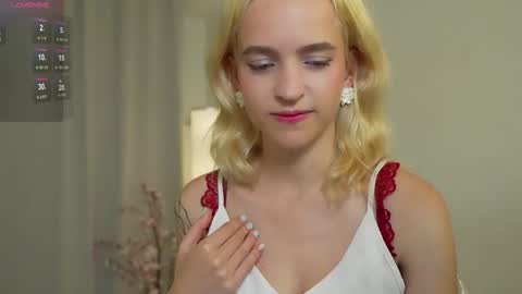 Snapshot of leo_lulu chatting on 10/16/25, 04:19 Ashly online show from 10/16/25, 04:19