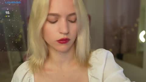 Snapshot of leo_lulu chatting on 10/31/25, 09:32 Ashly online show from 10/31/25, 09:32