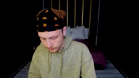 Snapshot of leo_mooree chatting on 10/01/25, 04:02 Leo online show from 10/01/25, 04:02