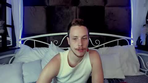 Snapshot of leo_mooree chatting on 10/05/25, 09:40 Leo online show from 10/05/25, 09:40