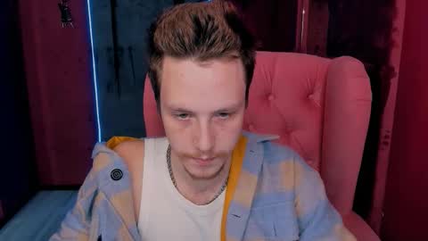 Snapshot of leo_mooree chatting on 11/06/25, 04:08 Leo online show from 11/06/25, 04:08