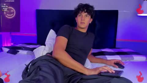 Leo online show from 09/19/25, 04:14