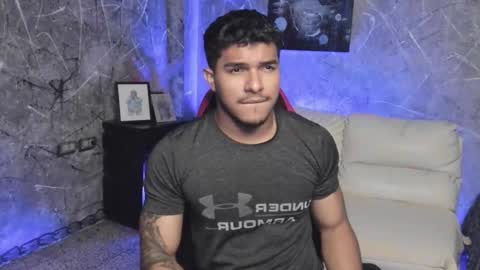 Leo independent model online show from 10/22/25, 12:11