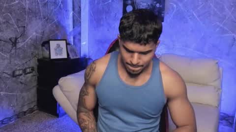 Leo independent model online show from 11/21/25, 11:58