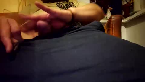 Snapshot of leolongbln chatting on 11/06/25, 06:53 leolongbln online show from 11/06/25, 06:53