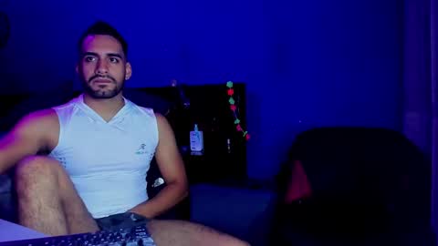 Snapshot of leon__hart chatting on 02/15/25, 11:14 Leon Hart online show from 02/15/25, 11:14